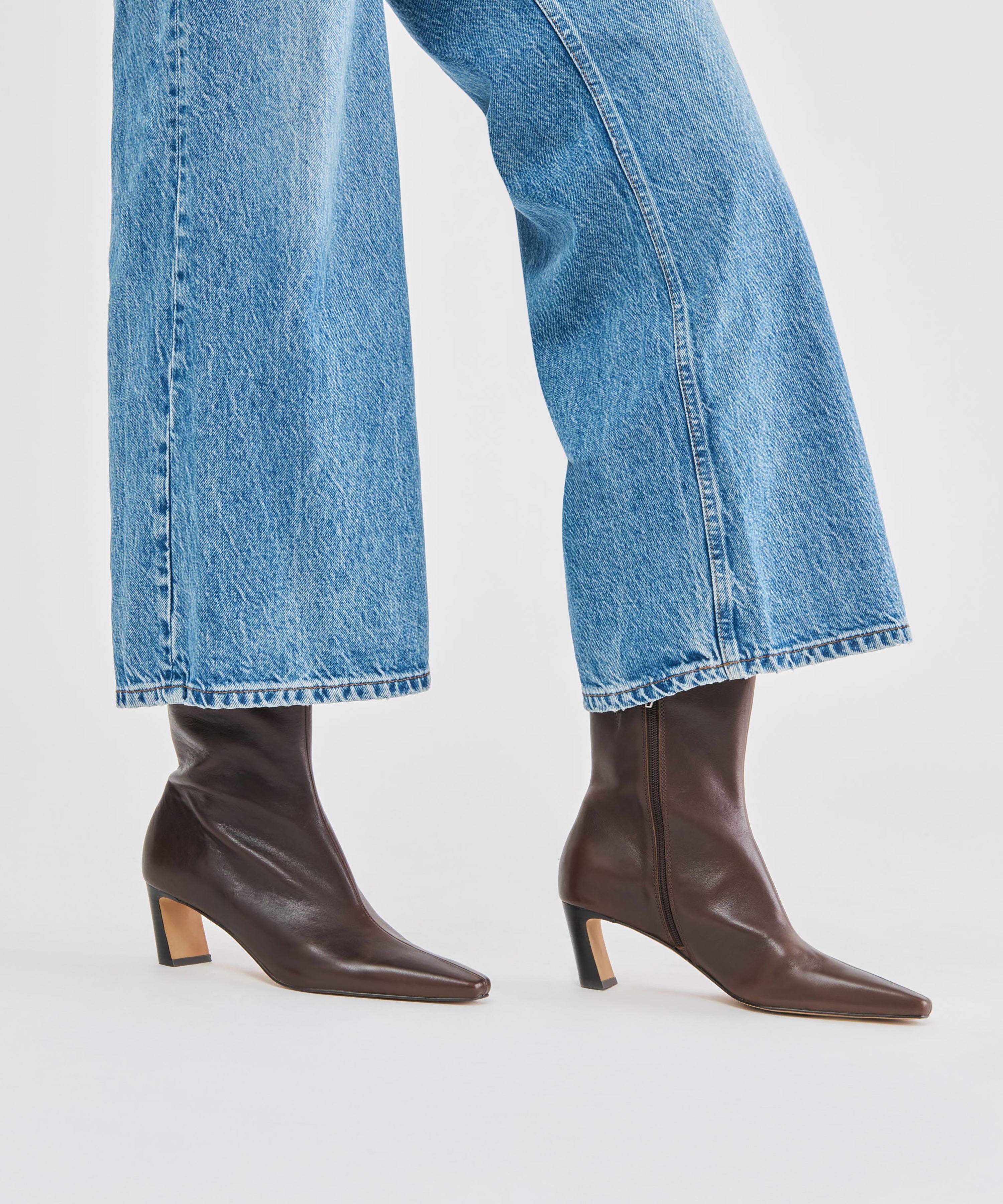 NESLY BOOTIES DK CHOCOLATE LEATHER